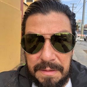 Meet your Posher, Robert